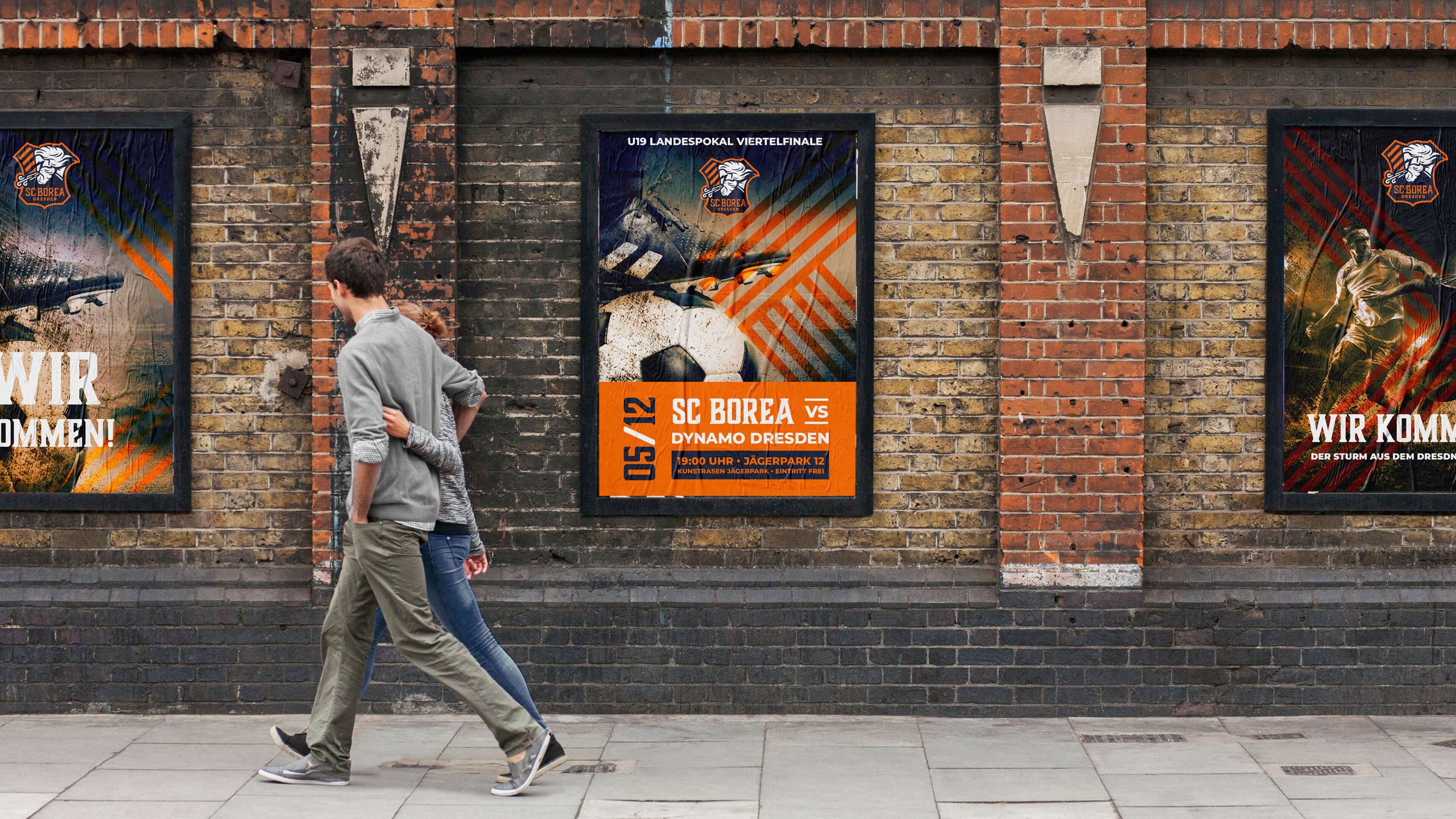 Ein Plakat im öffentlichen Raum mit Werbung für das nächste Spiel